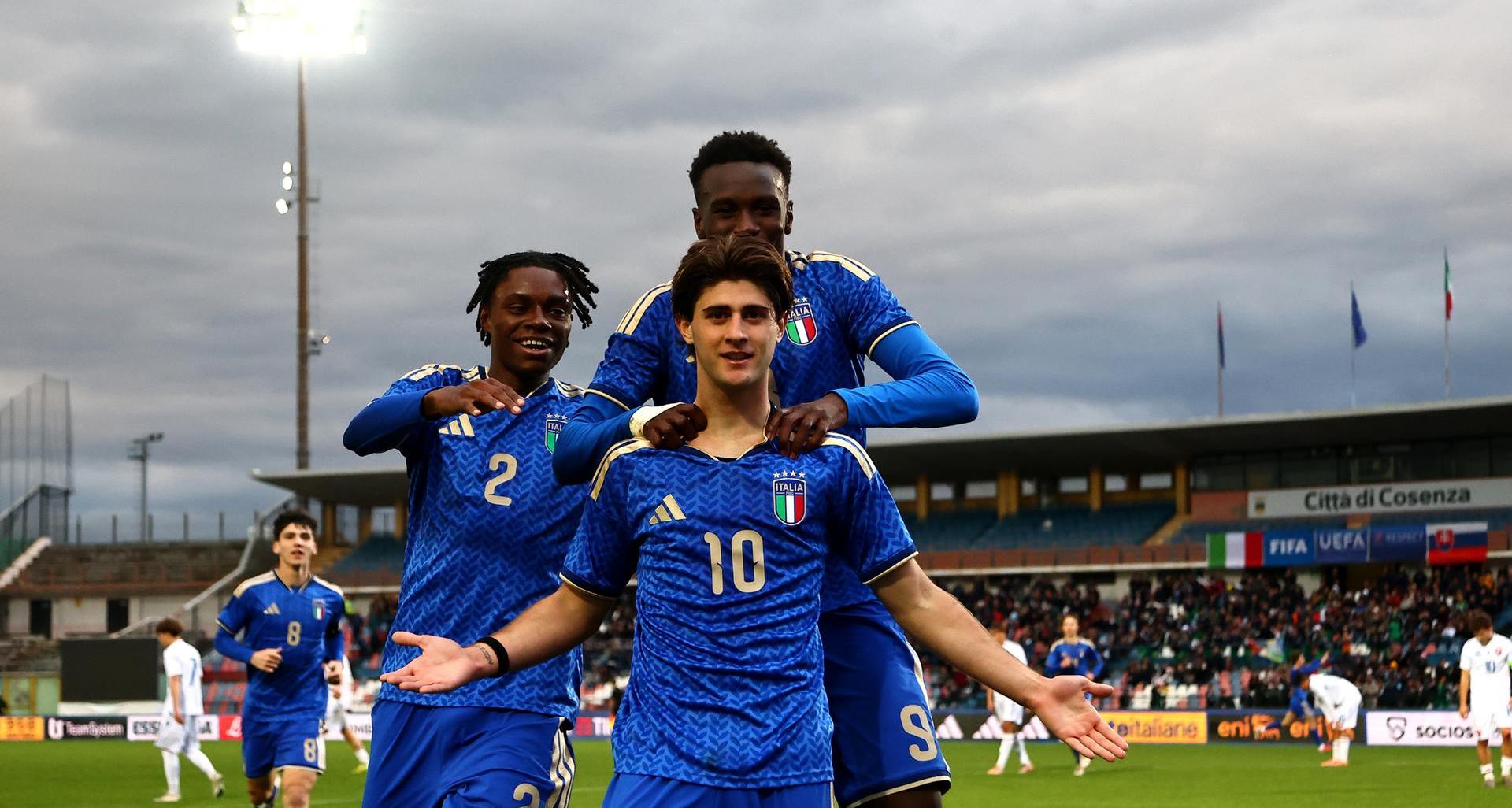 Mosconi, Liberali and Coletta on target as Italy beat Slovakia. Turkey clash on Tuesday will decide qualification