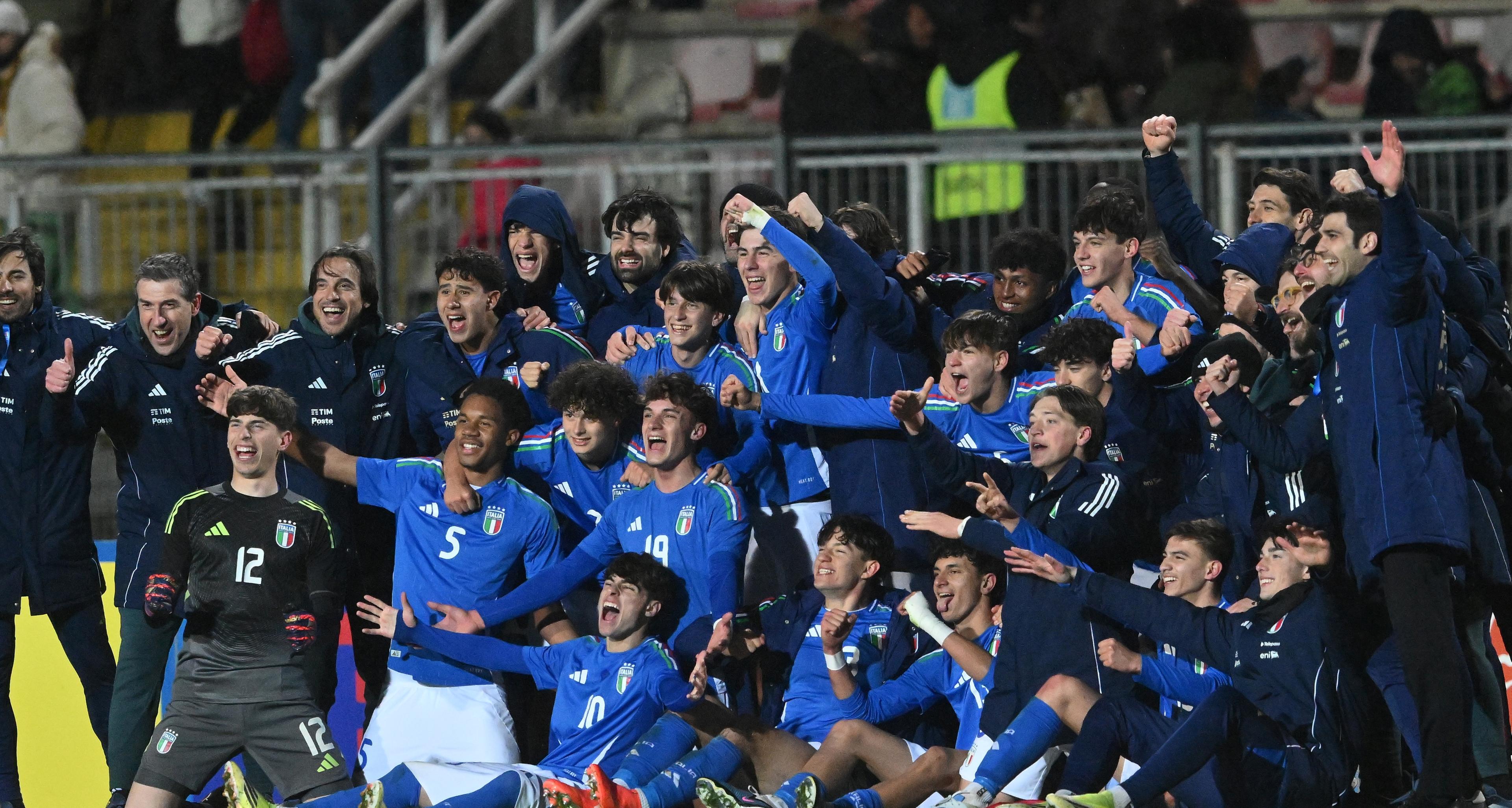 L’Italia chiude a punteggio pieno: 2-1 alla Romania e qualificazione a Europeo e Mondiale