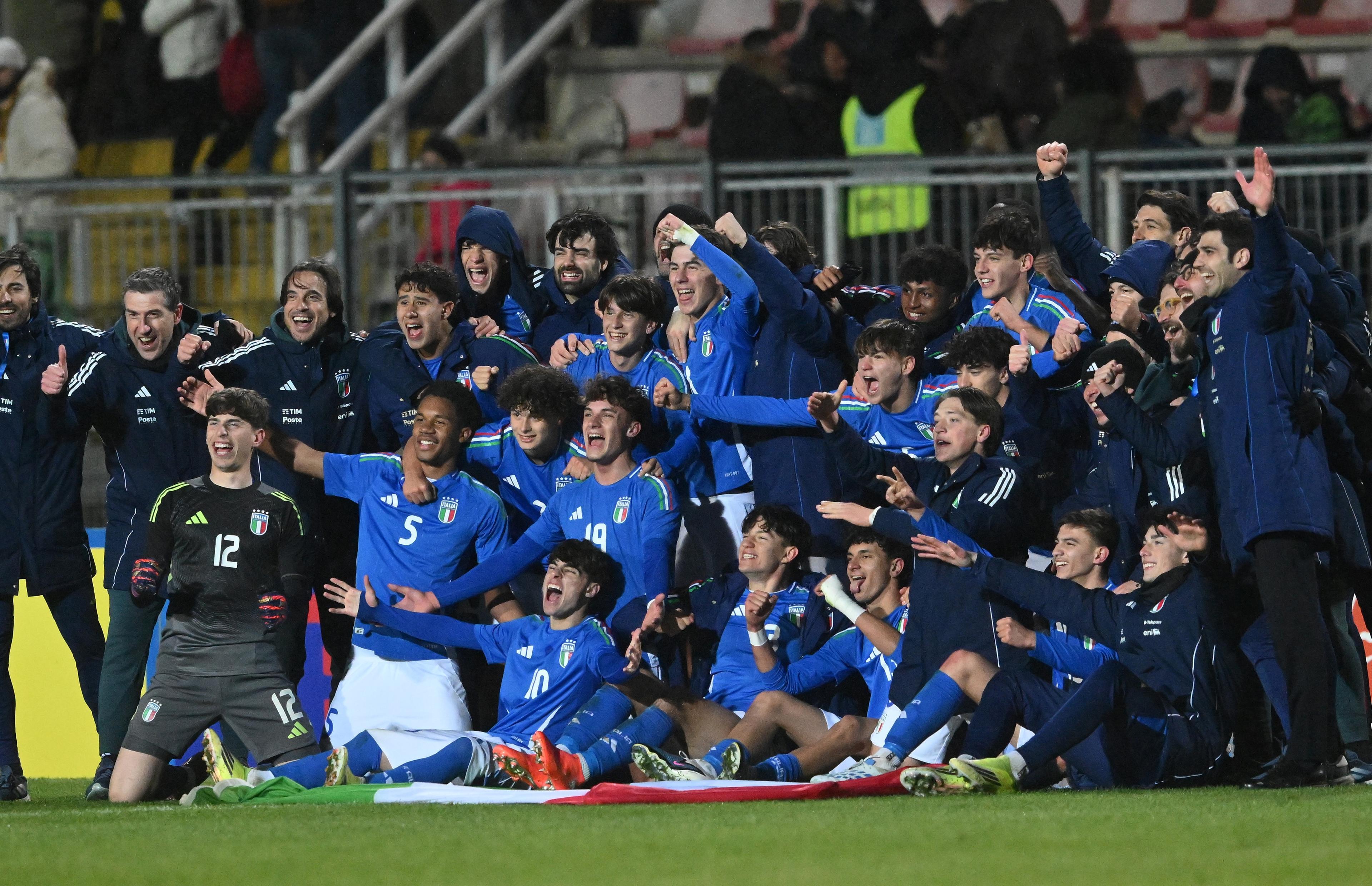 L’Italia chiude a punteggio pieno: 2-1 alla Romania e biglietto per Europeo e Mondiale