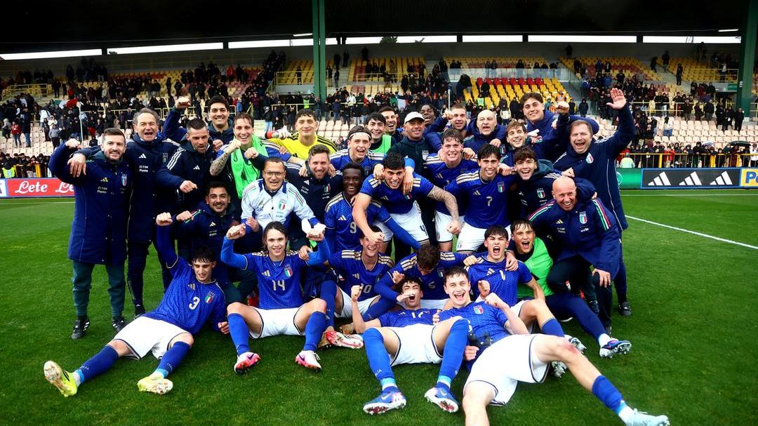 Azzurini through to the European Championship finals: a 1-1 draw with Turkiye is enough, as Catanzaro celebrates with the team