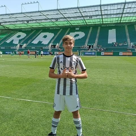 L'emozionante storia di Alessandro della Juventus One: \"2 ore e mezzo di viaggio 2 volte a settimana, per coronare un sogno\"