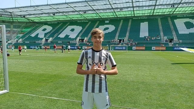 L'emozionante storia di Alessandro della Juventus One: \"2 ore e mezzo di viaggio 2 volte a settimana, per coronare un sogno\"