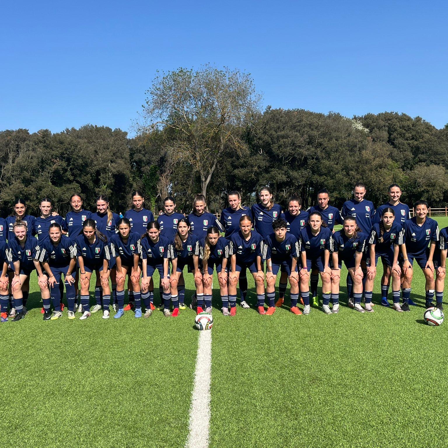 Calcio+ U17 a Tirrenia: quattro giorni di campo, crescita e formazione per 29 ragazze