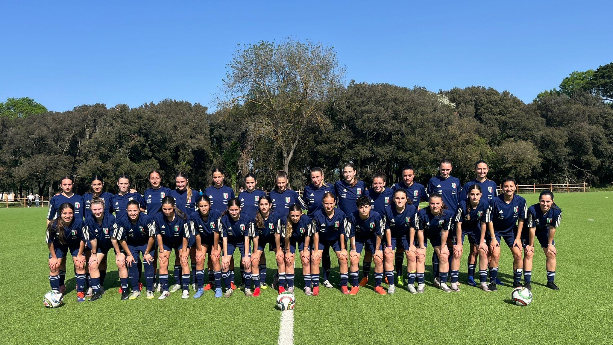 Calcio+ U17 a Tirrenia: quattro giorni di campo, crescita e formazione per 29 ragazze