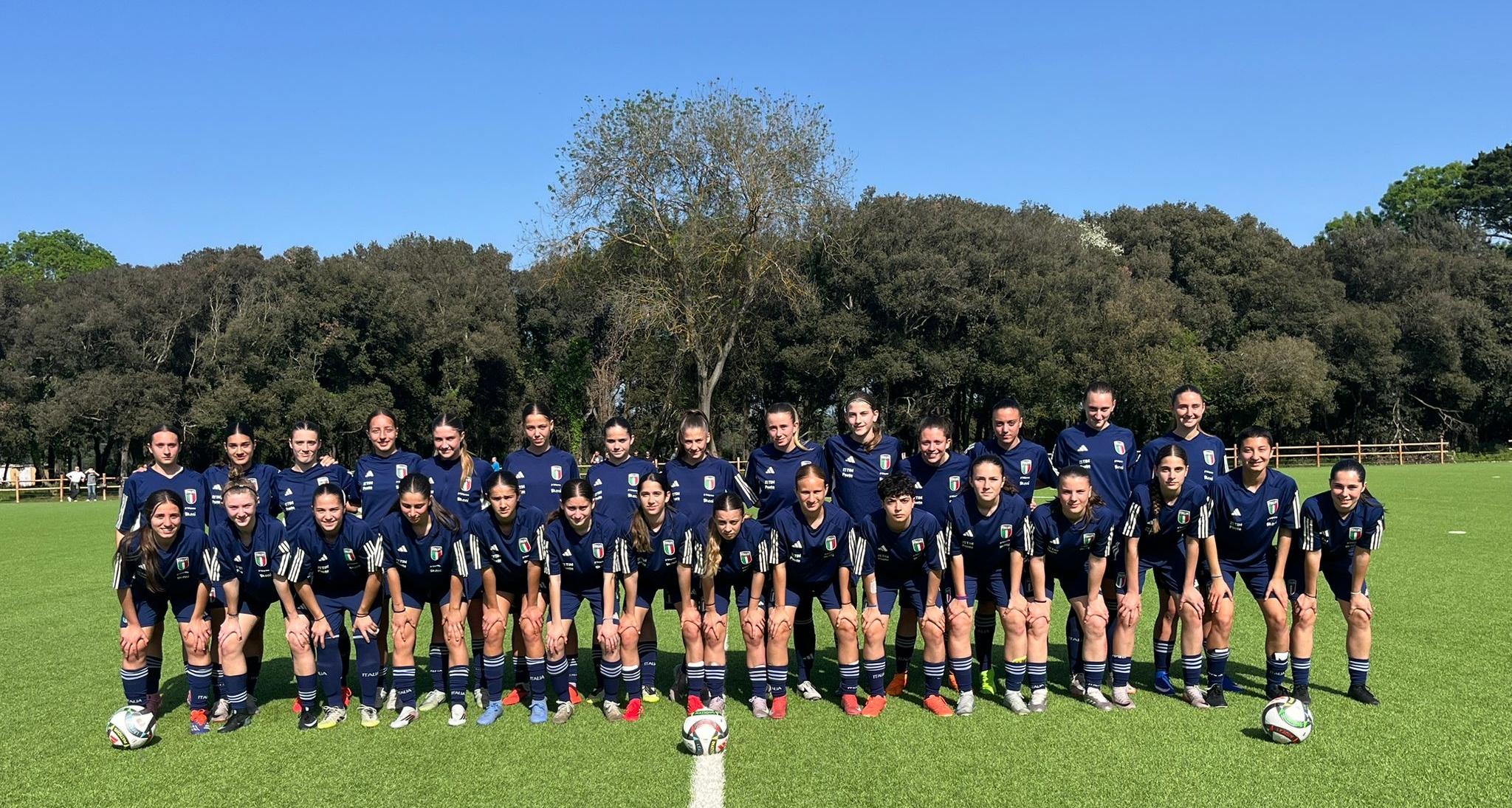 Calcio+ U17 a Tirrenia: quattro giorni di campo, crescita e formazione per 29 ragazze