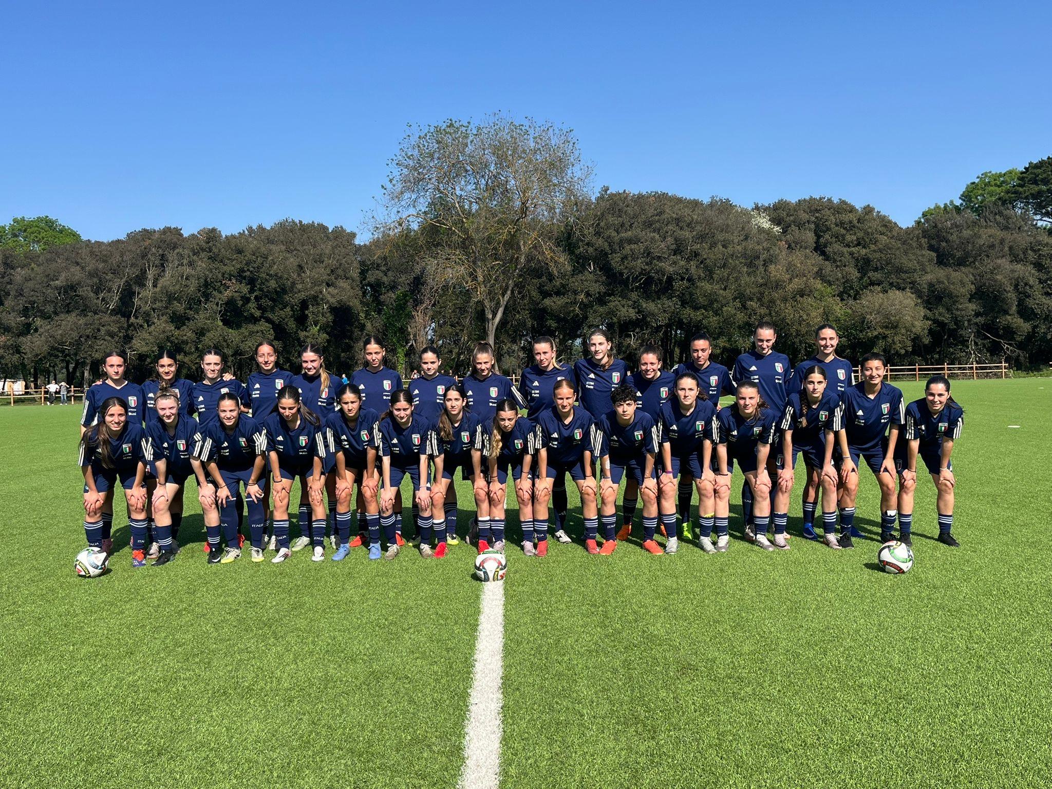 Calcio+ U17 a Tirrenia: quattro giorni di campo, crescita e formazione per 29 ragazze