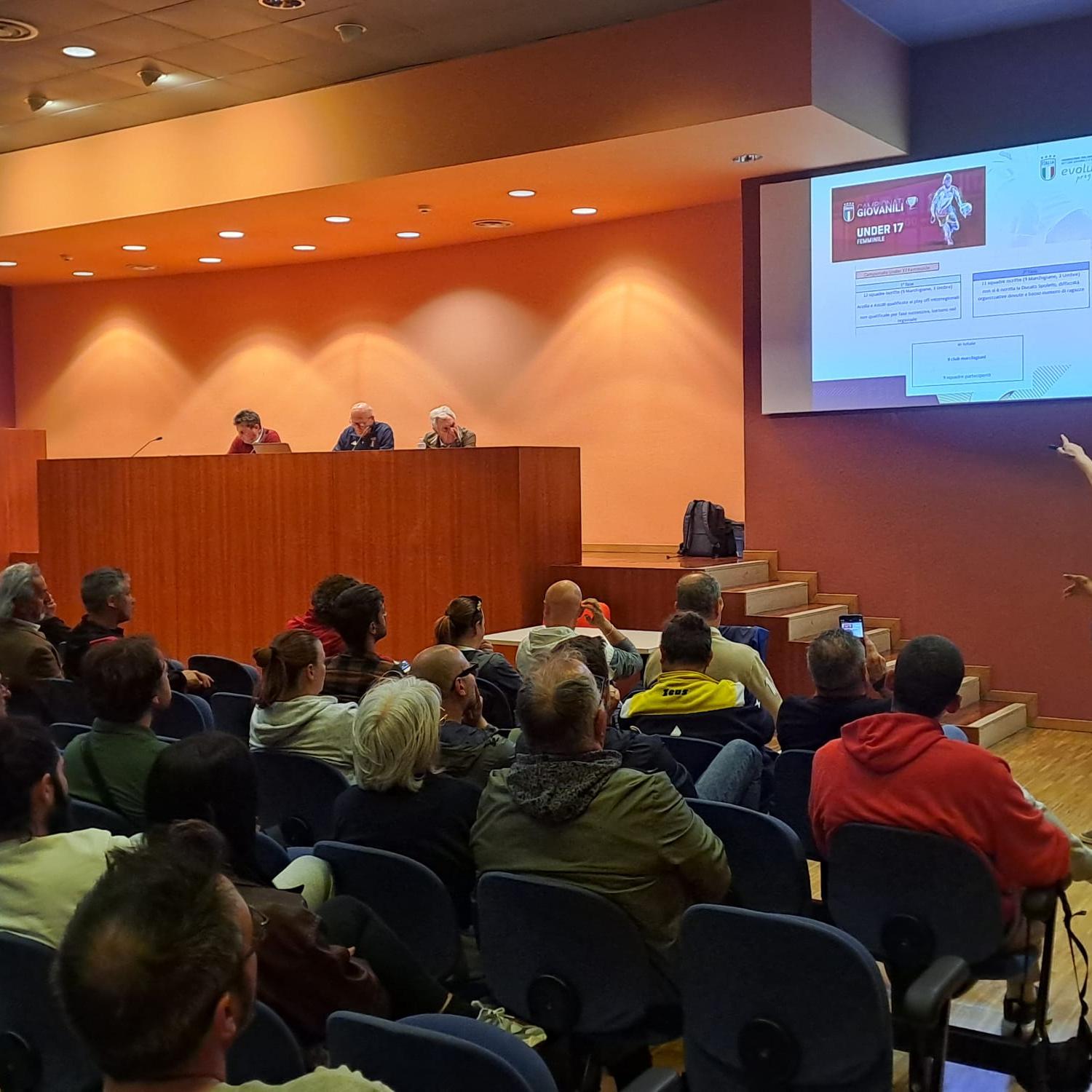 Calcio giovanile femminile, confronto tra società e istituzioni al Comitato Regionale Marche