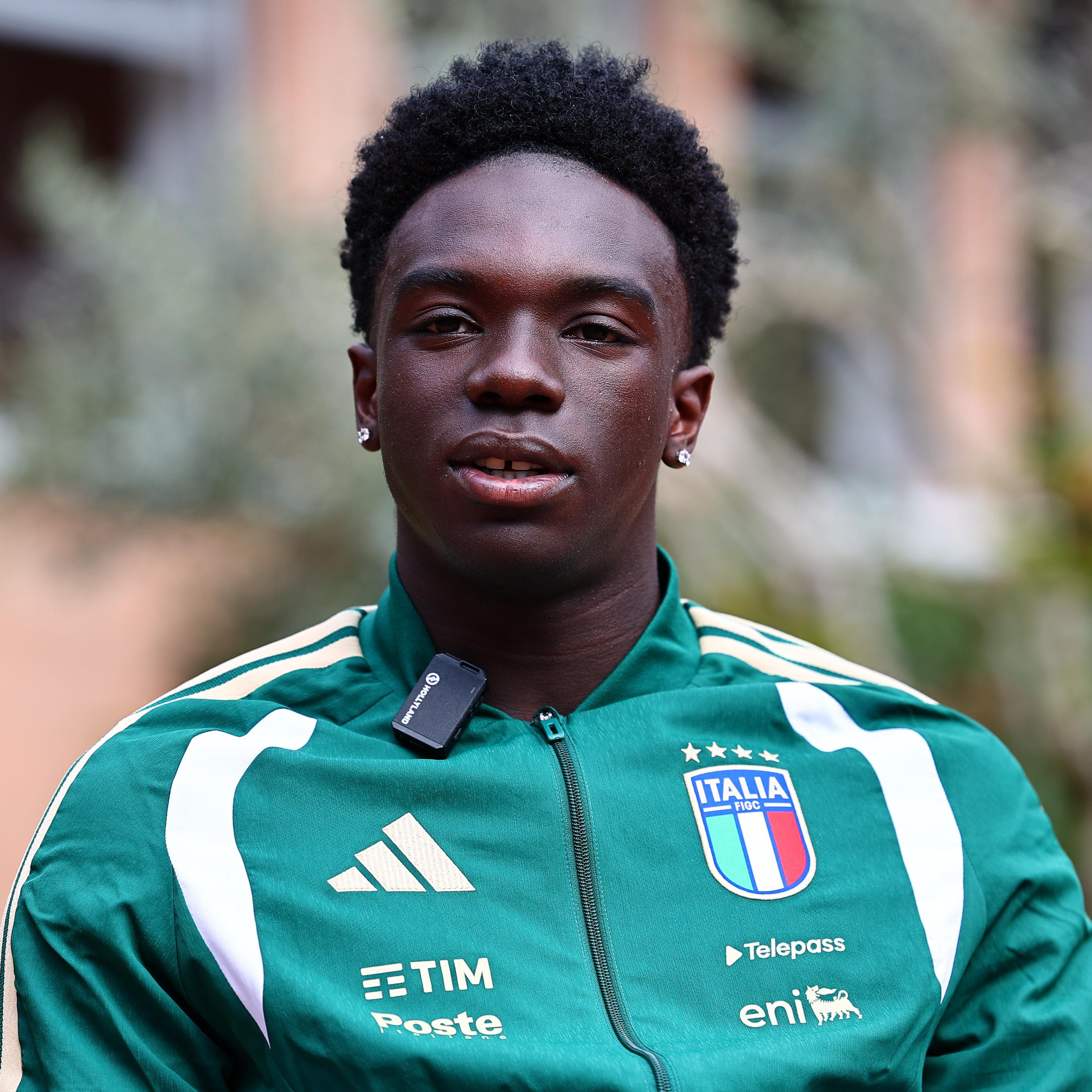 Le origini, i gol, il Genoa e la maglia Azzurra: Jeff Ekhator si racconta a Vivo Azzurro TV