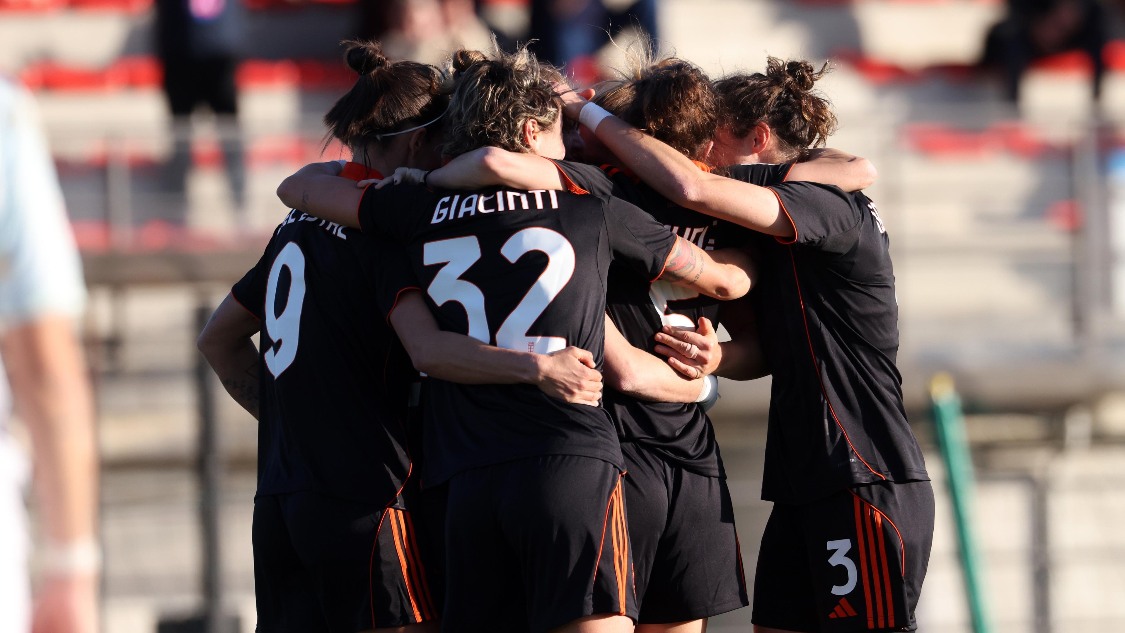 Il Como prepara la festa: basta un punto con il Trastevere per centrare la A. Il Frosinone torna allo ‘Stirpe’