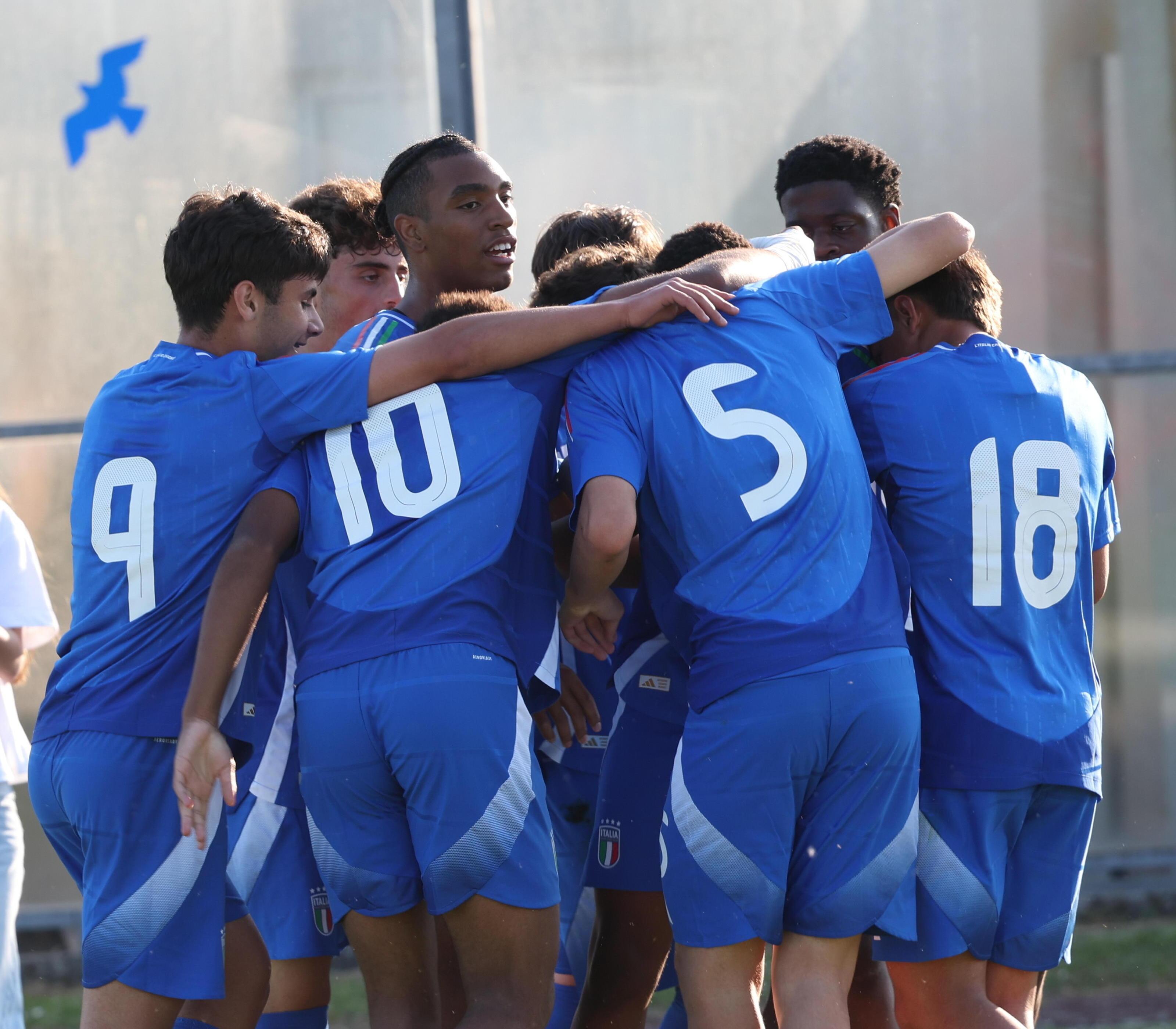 Italia travolgente al debutto: 3-0 al Galles. Battisti: “Potevamo fare qualche gol in più”