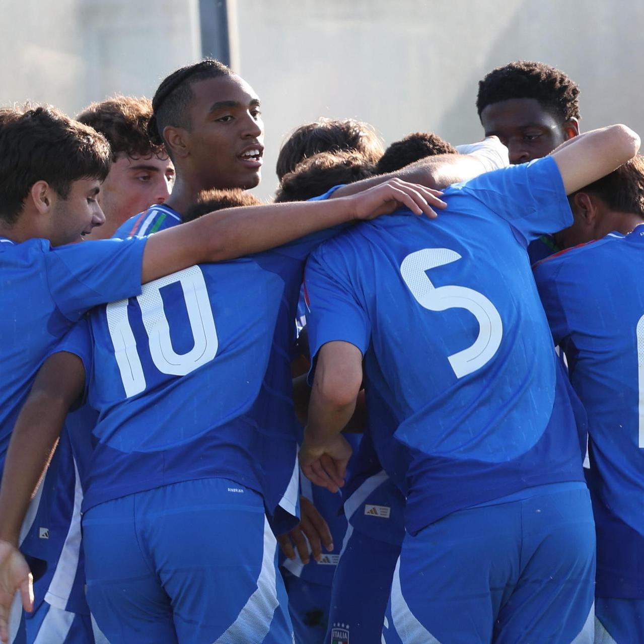 Italy dominated on their debut: 3–0 against Wales. Battisti: “We could have scored a few more goals.”