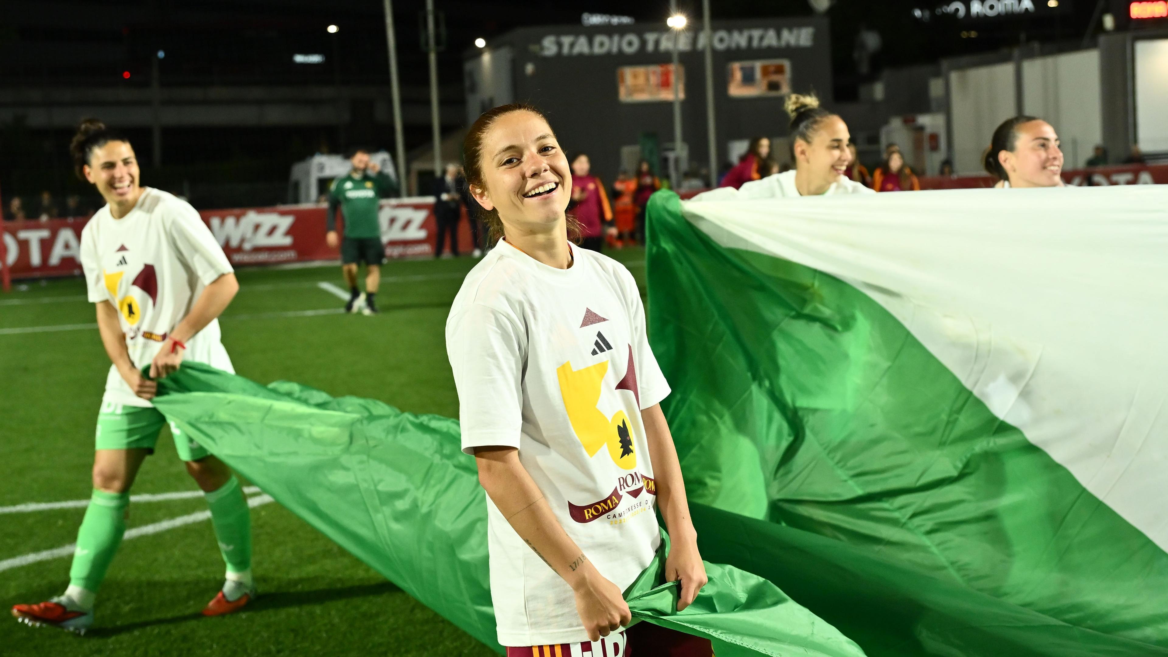 Roma campione d'Italia! Le immagini della festa giallorossa al Tre Fontane
