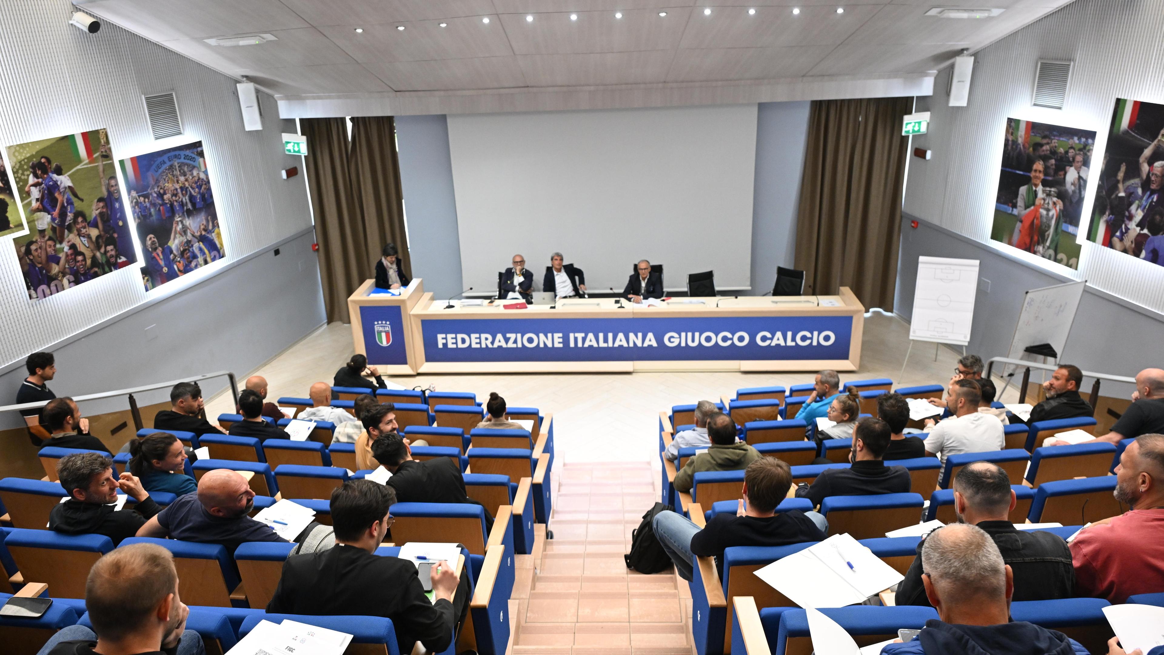 Nell’aula magna di Coverciano l’inaugurazione del nuovo corso UEFA A. Lezioni fino a luglio