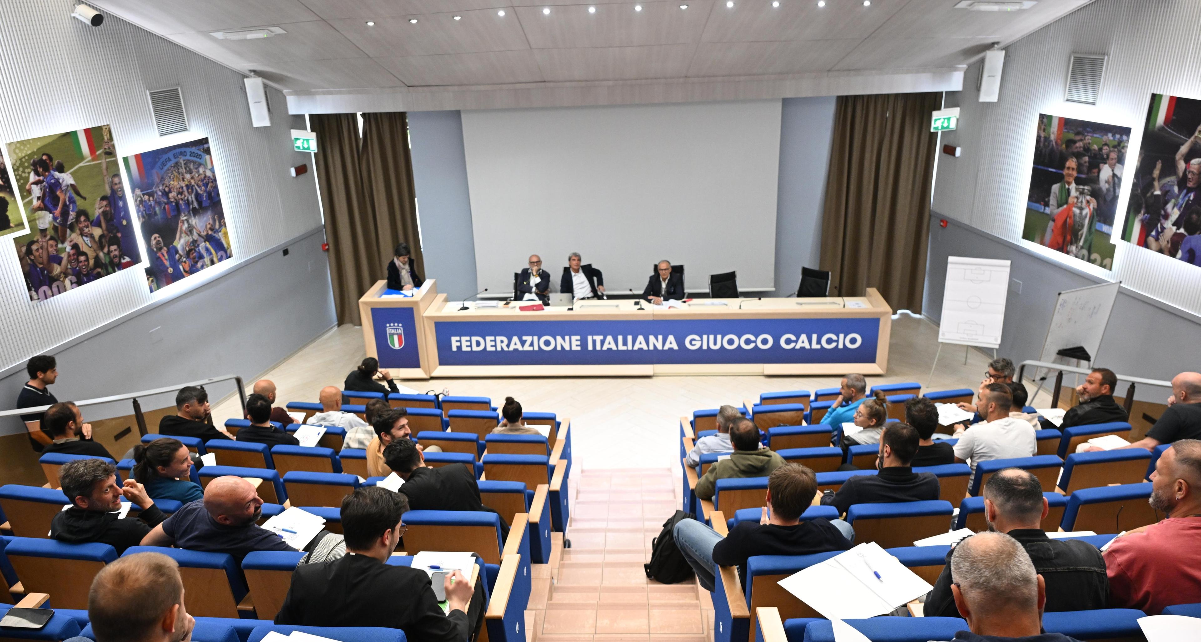 Nell’aula magna di Coverciano l’inaugurazione del nuovo corso UEFA A. Lezioni fino a luglio