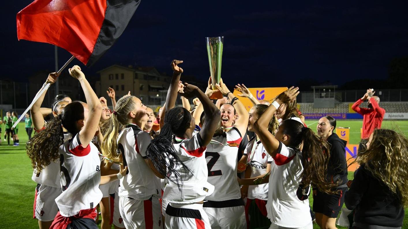 Il Milan centra il bis! Le rossonere superano il Sassuolo ai rigori e vincono il secondo Scudetto della loro storia