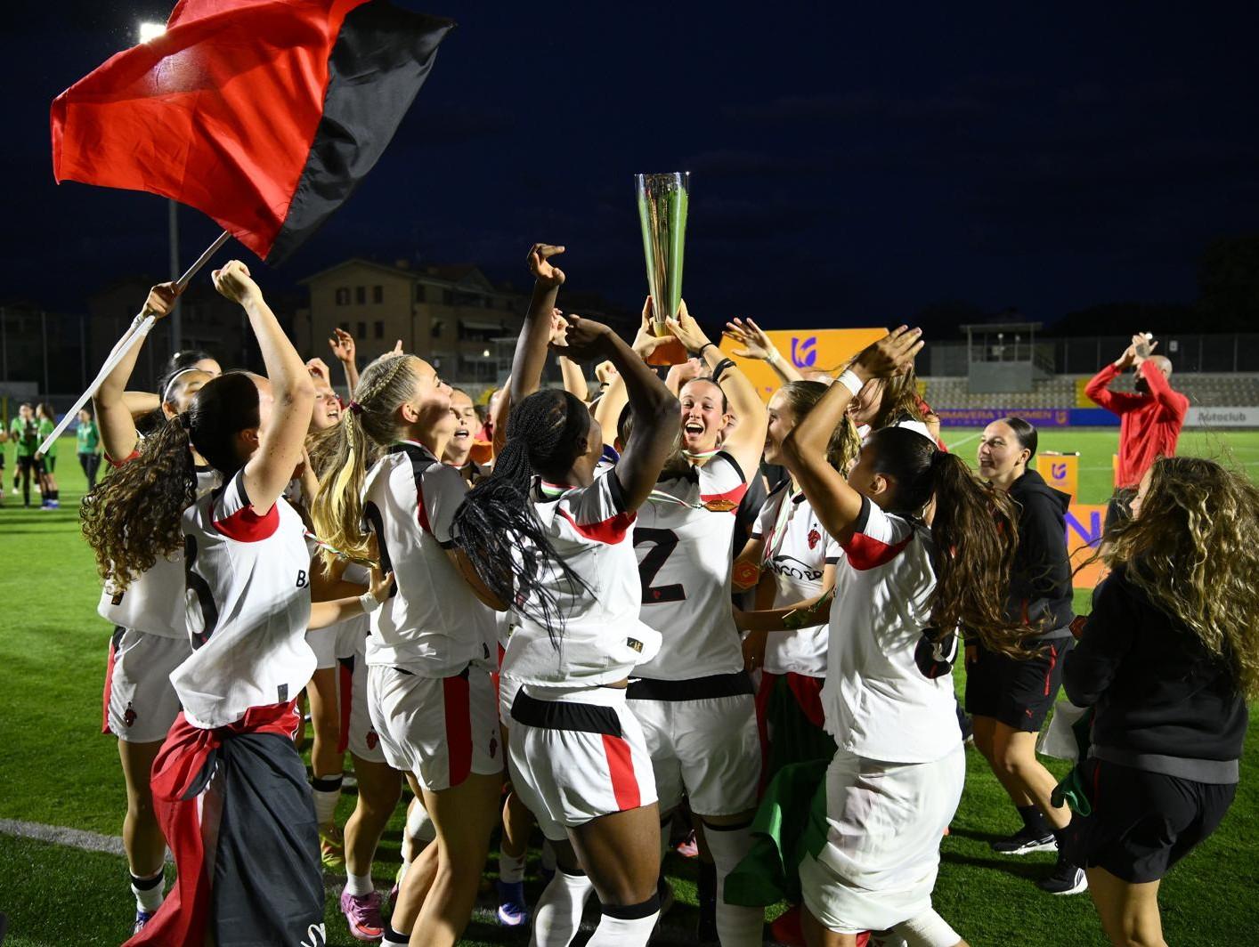 Il Milan centra il bis! Le rossonere superano il Sassuolo ai rigori e vincono il secondo Scudetto della loro storia