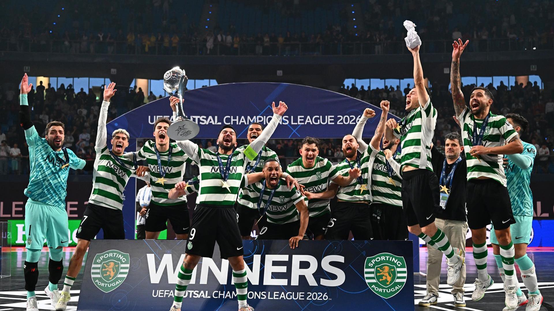 UEFA Futsal Champions League: Sporting of Merlim celebrate their 2-0 victory against Palma in Pesaro