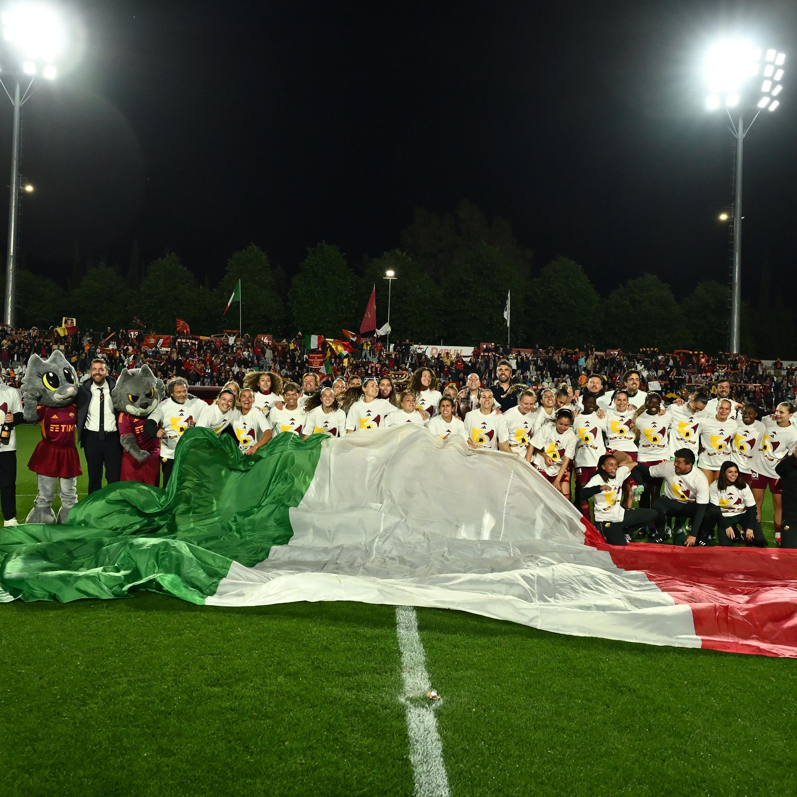 Nel weekend l’ultima giornata di campionato. La Roma chiude col Genoa, poi la premiazione scudetto al Tre Fontane