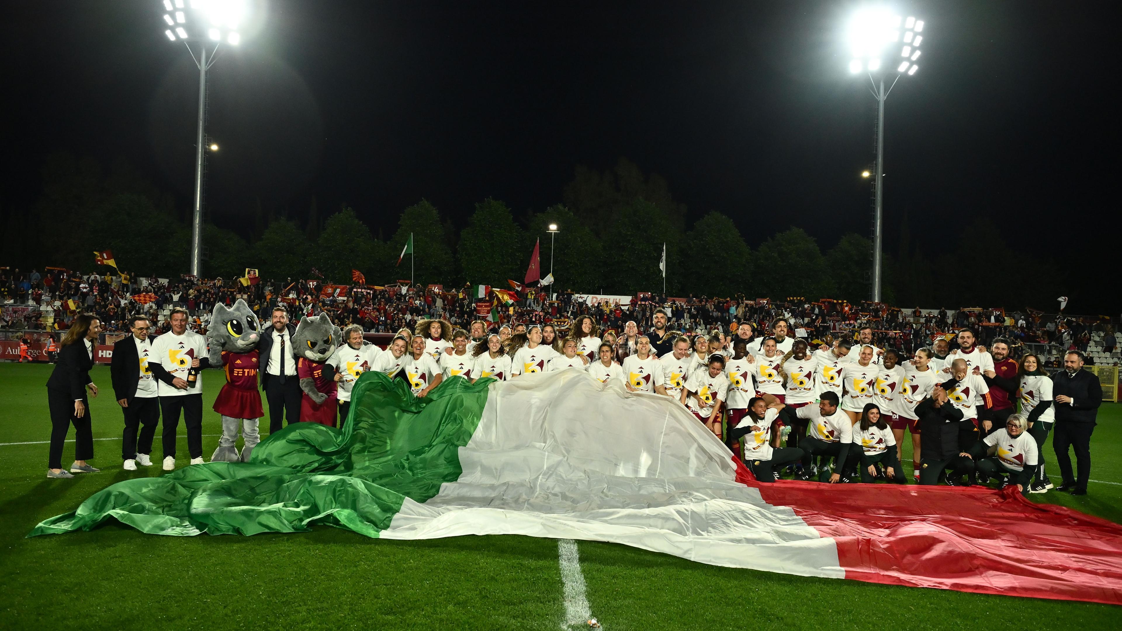 Nel weekend l’ultima giornata di campionato. La Roma chiude col Genoa, poi la premiazione scudetto al Tre Fontane