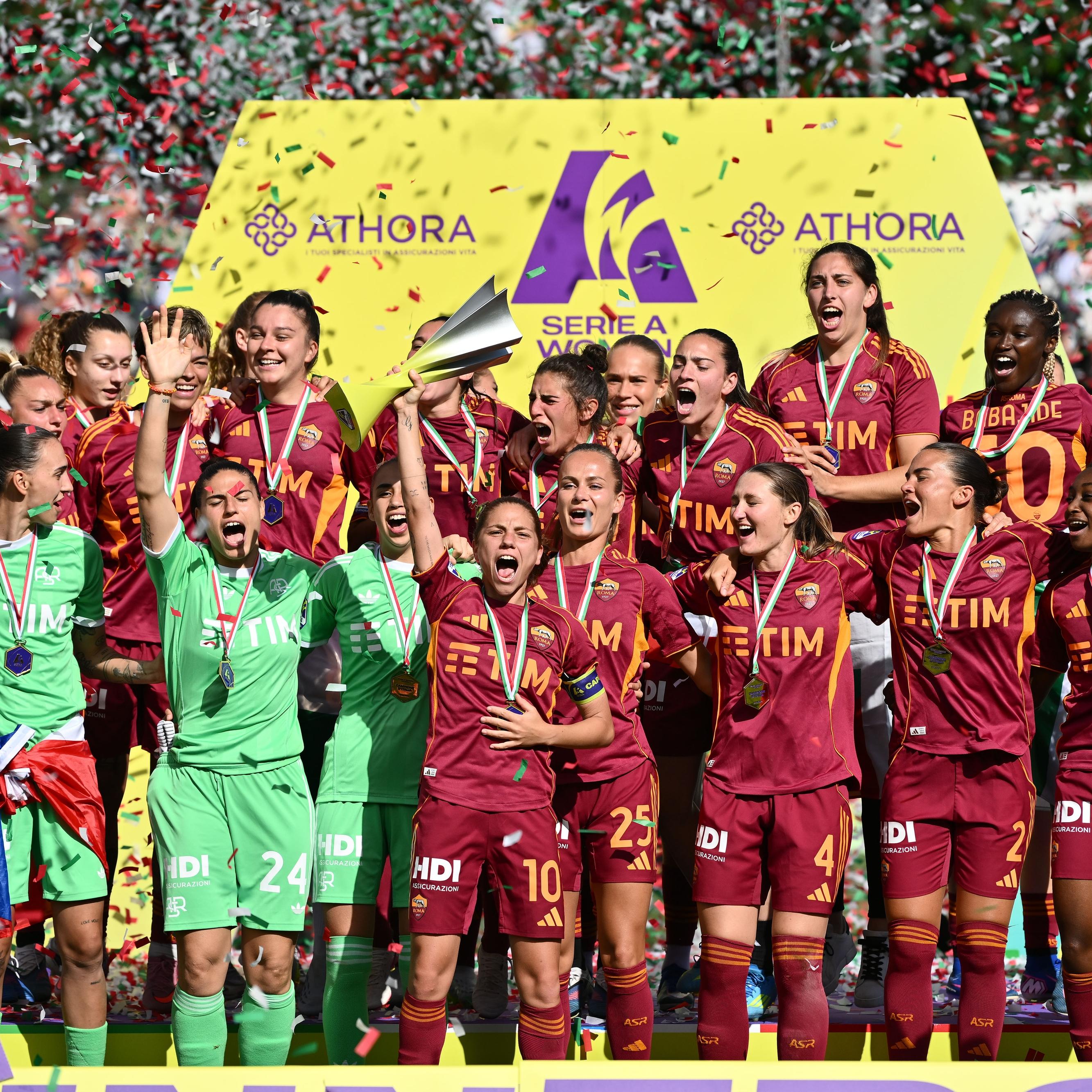 Serie A Women Athora, la Roma festeggia la vittoria del suo terzo Scudetto