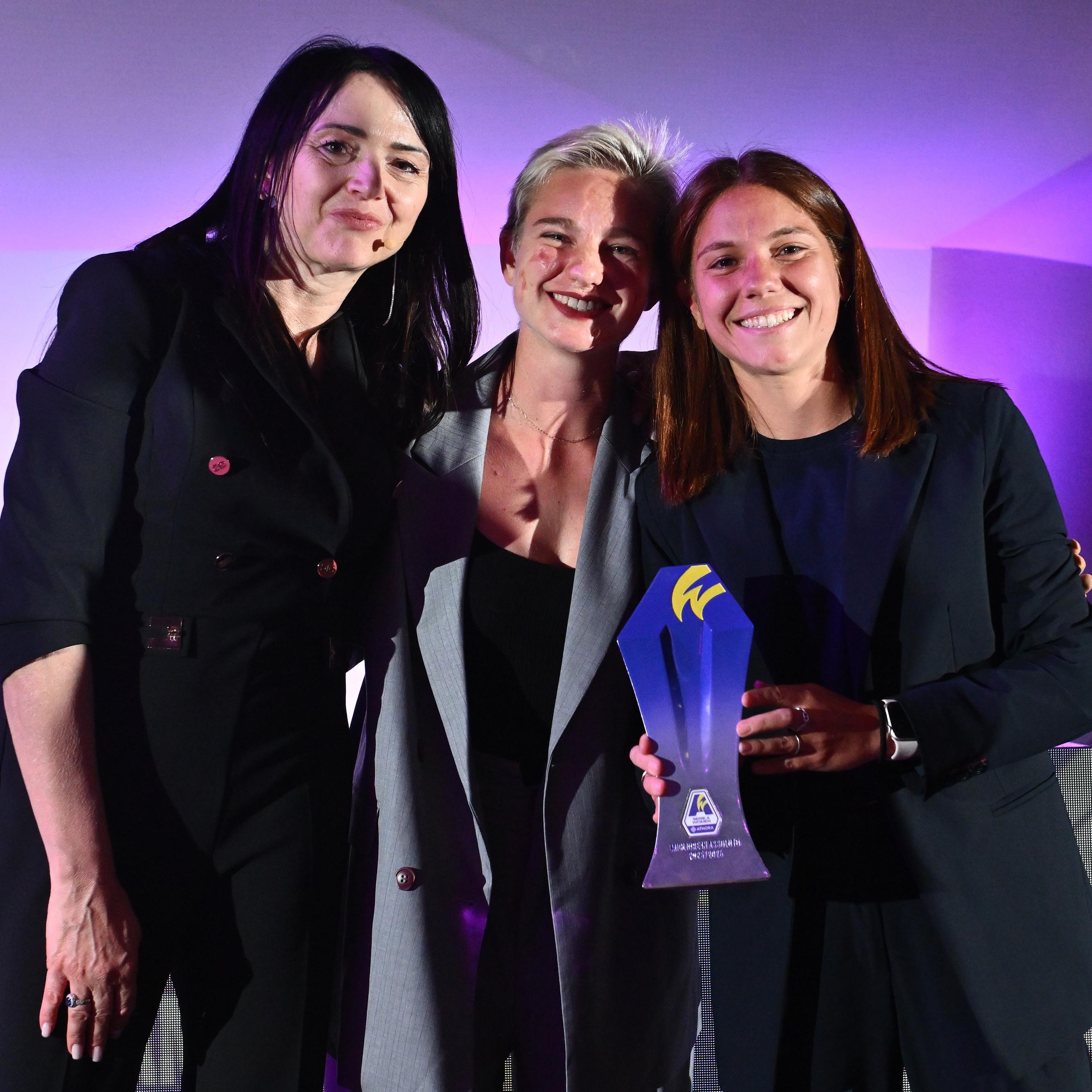 Manuela Giugliano è l’MVP della Serie A Women Athora 2025-26: da Gilardi a Wullaert, tutte le migliori della stagione