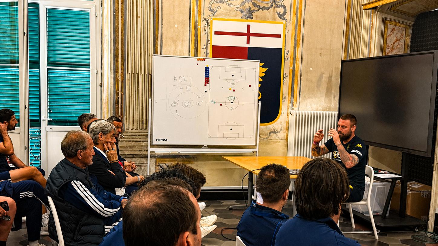 Gli allievi del Master UEFA Pro al Genoa per uno stage. De Rossi: “Il confronto è sempre un arricchimento”