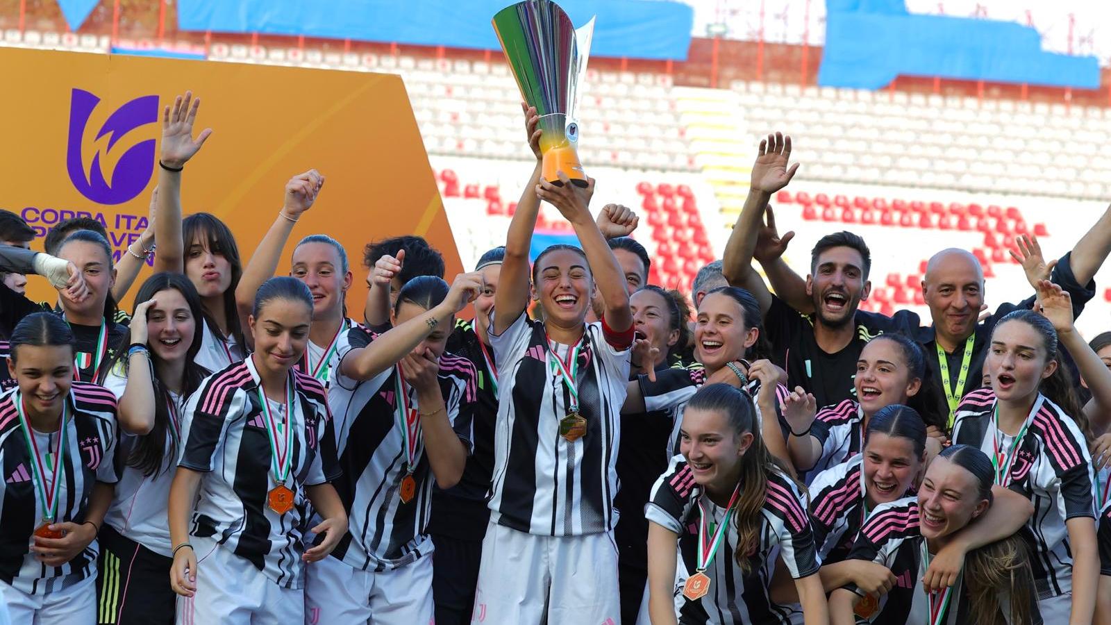 Festa bianconera a Vicenza. La Juventus supera 2-0 il Parma e vince la seconda Coppa Italia consecutiva