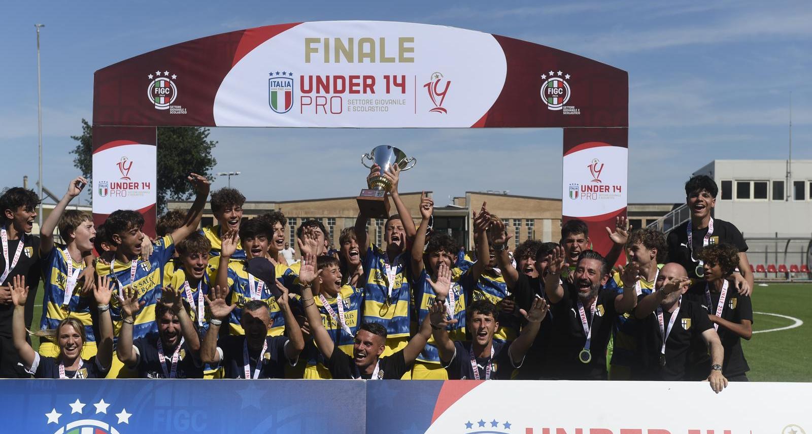 Under 14: è festa per il Parma, 3-0 al Napoli in finale e primo posto
