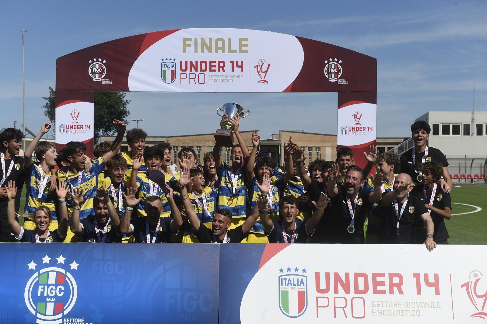 Under 14: è festa per il Parma, 3-0 al Napoli in finale e primo posto