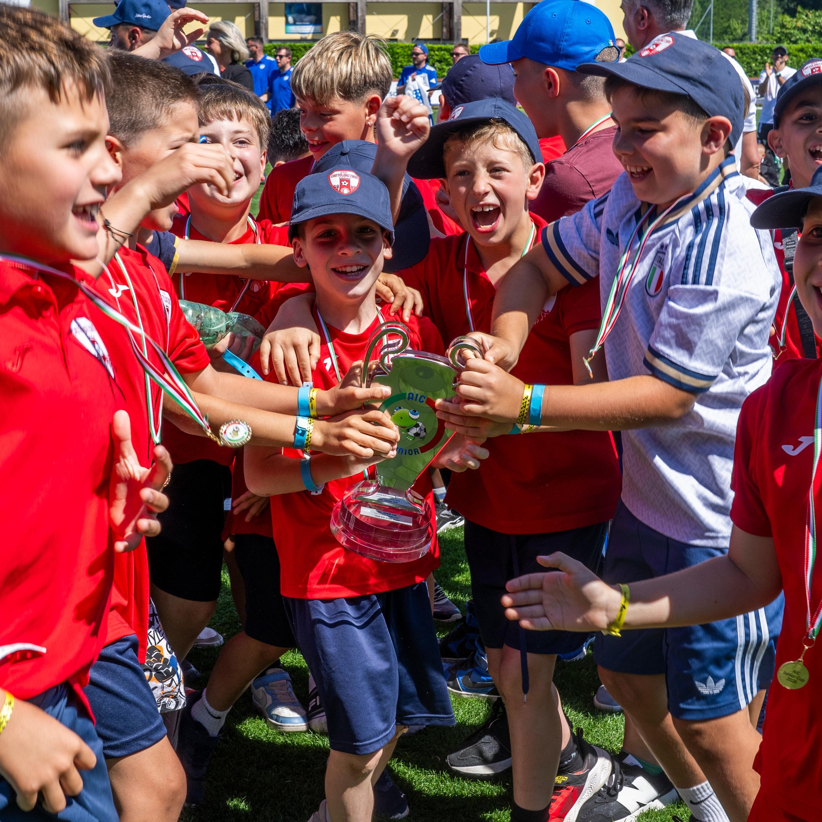 Grande successo dell'AIC Junior Cup: oltre 1000 persone, tra cui 400 bambini, hanno animato Coverciano per 2 giorni