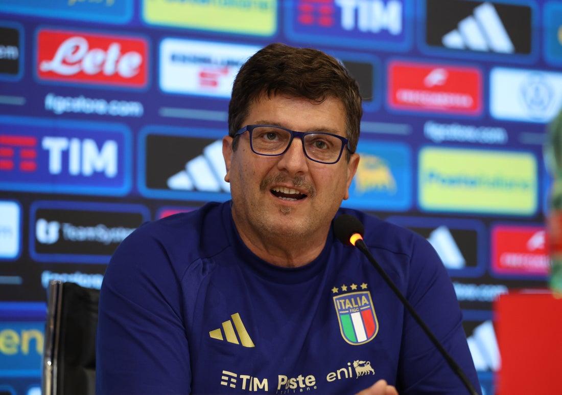 Si apre il raduno a Coverciano. Baldini: “Sono convinto che i ragazzi faranno benissimo, quando indossi la maglia azzurra non esistono amichevoli”
