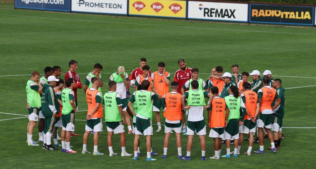 Azzurri al lavoro a Coverciano, Baldini dirige il suo primo allenamento da Ct
