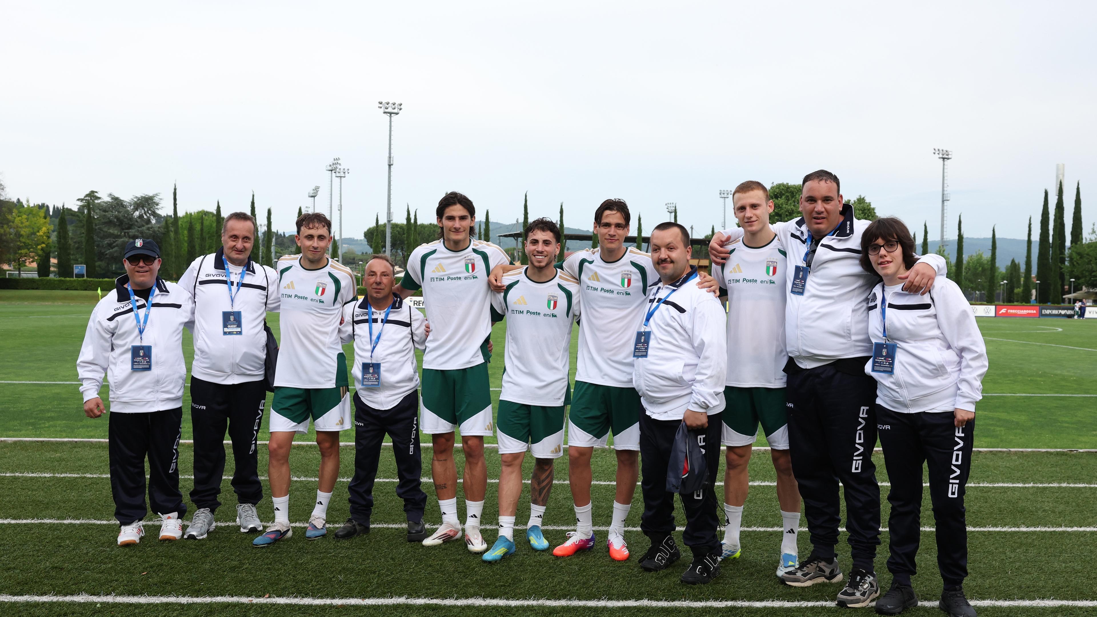 La giornata speciale, a tinte azzurre, dei ragazzi della squadra di calcio a cinque inclusivo