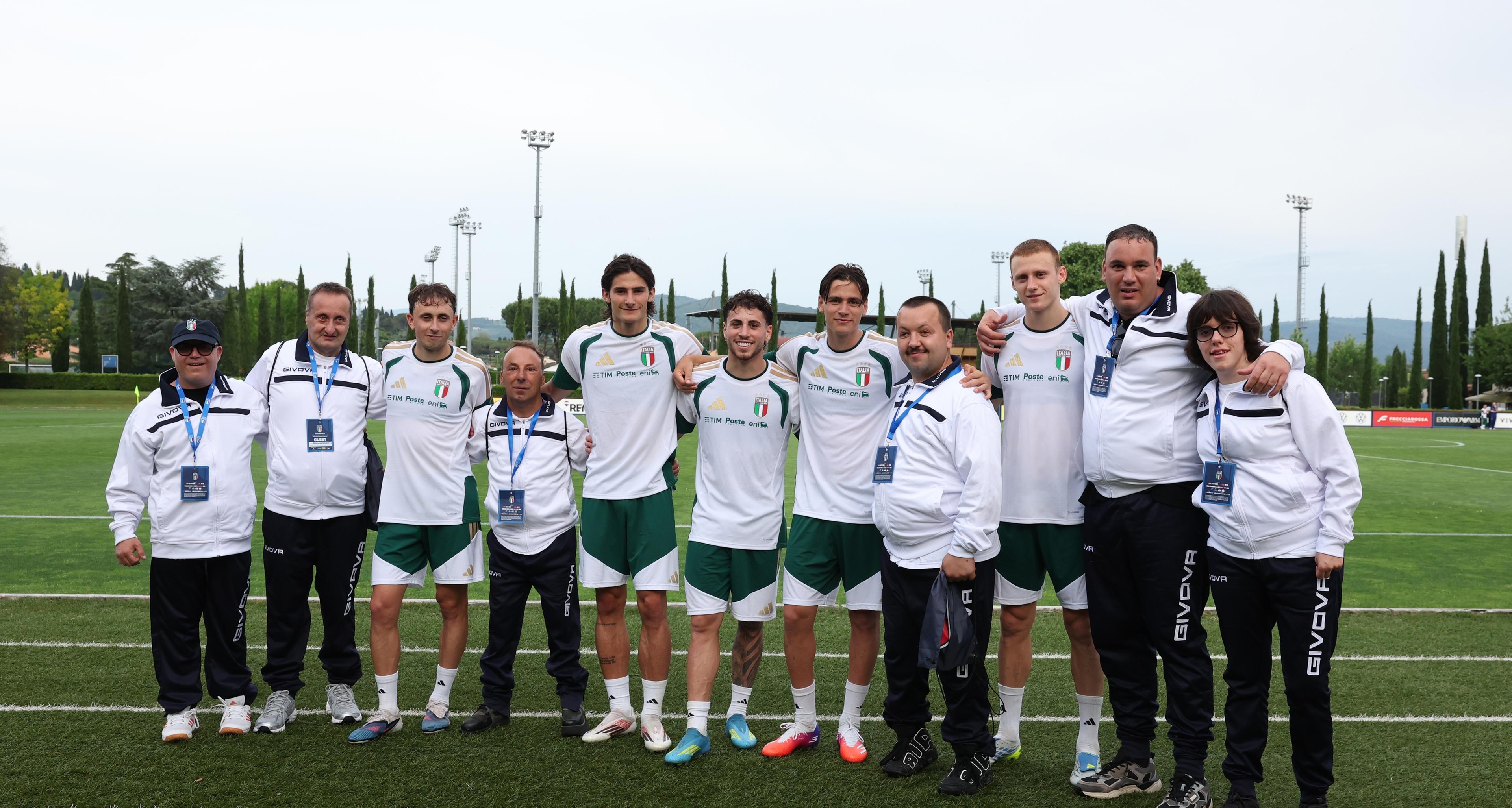 La giornata speciale, a tinte azzurre, dei ragazzi della squadra di calcio a cinque inclusivo