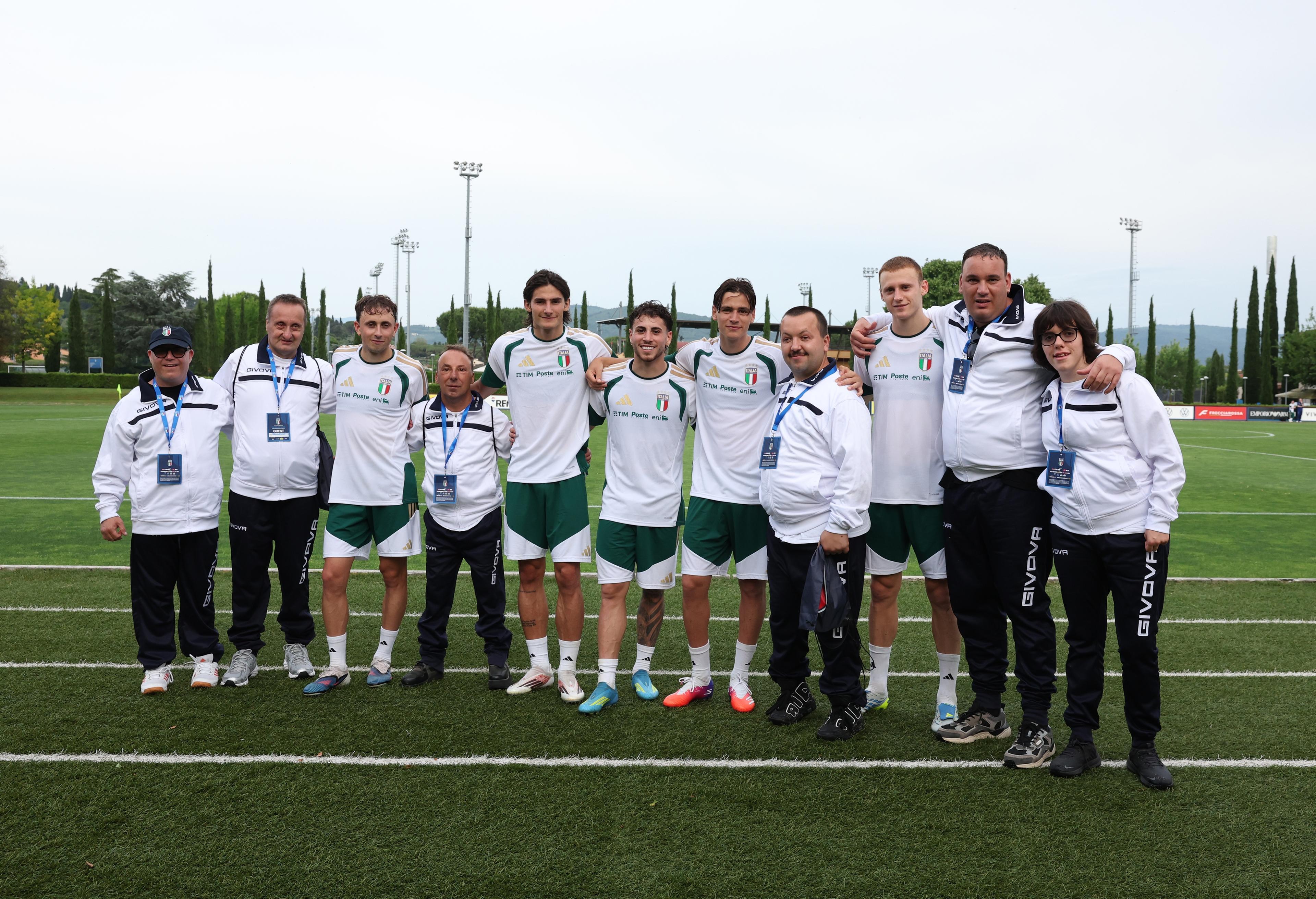 La giornata speciale, a tinte azzurre, dei ragazzi della squadra di calcio a cinque inclusivo