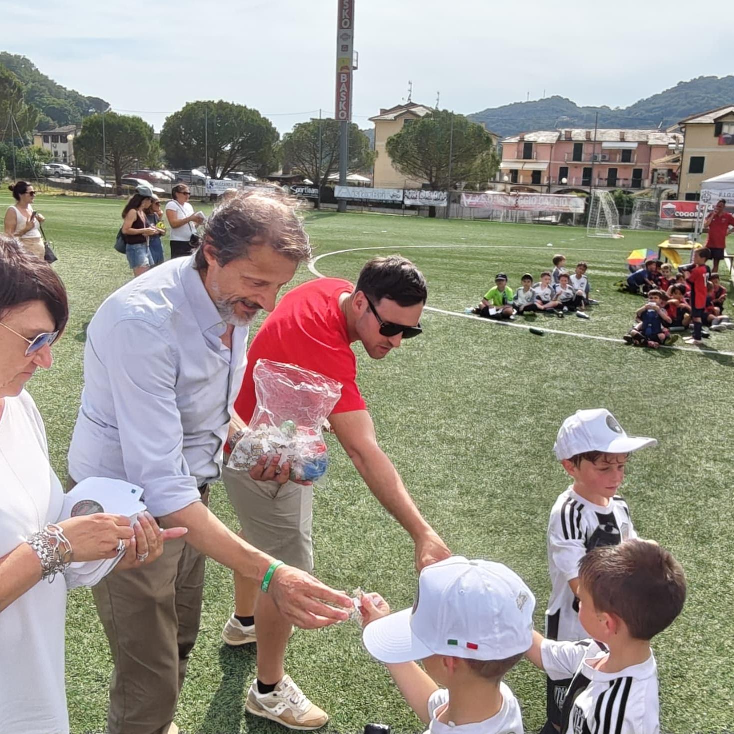 Festa del calcio e del sorriso con il ‘Fun Football’ dei Piccoli Amici a San Salvatore di Cogorno in provincia di Genova