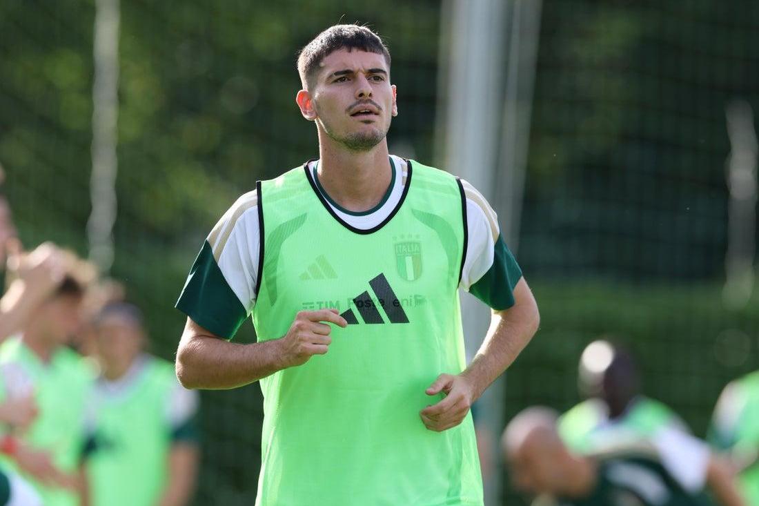 Luca Lipani in training ahead of his Italy debut