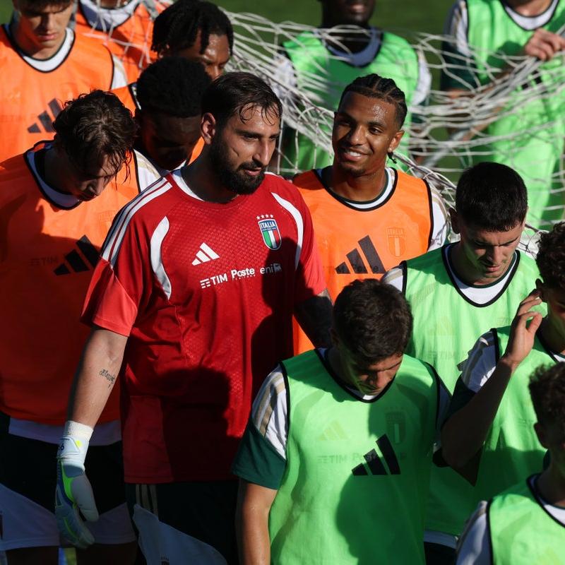 L'allenamento degli Azzurri a 48 ore dall'amichevole con la Grecia