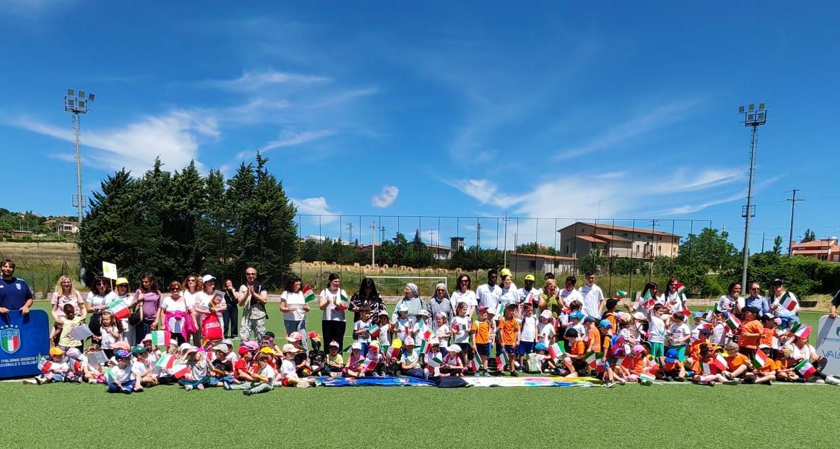 “1,2 Calcia!”: festa finale al Campo Acli Rauso/Toti per oltre 140 bambini delle scuole dell’infanzia”