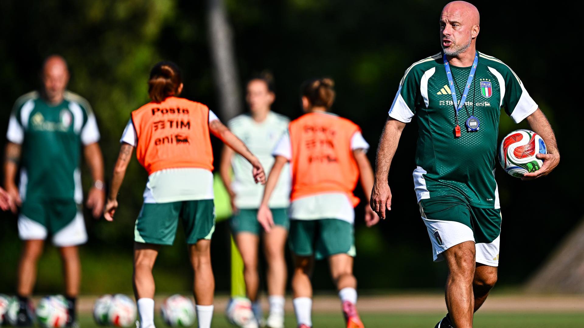 World Cup Qualifiers: Azzurre depart for Gothenburg ahead of Tuesday’s group finale against Sweden