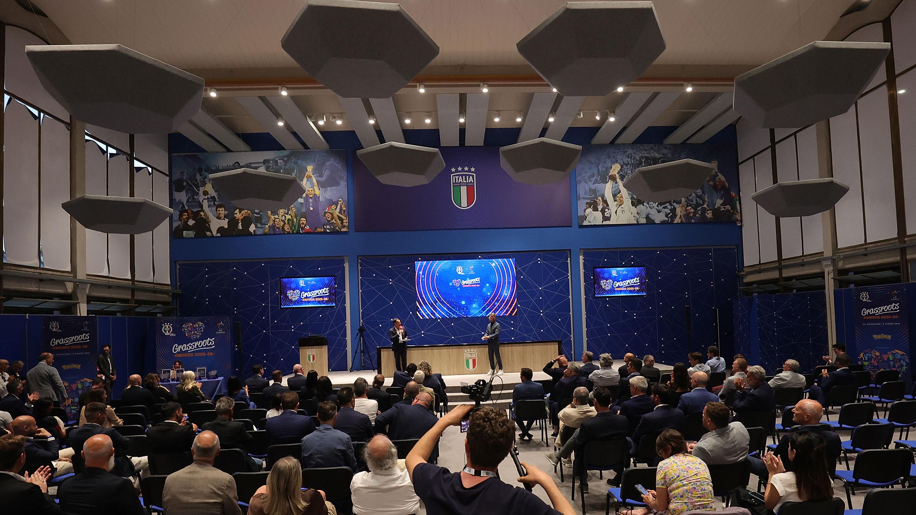 I progetti e le personalità più pregevoli del calcio giovanile premiati con i 'Grassroots Awards' di SGS