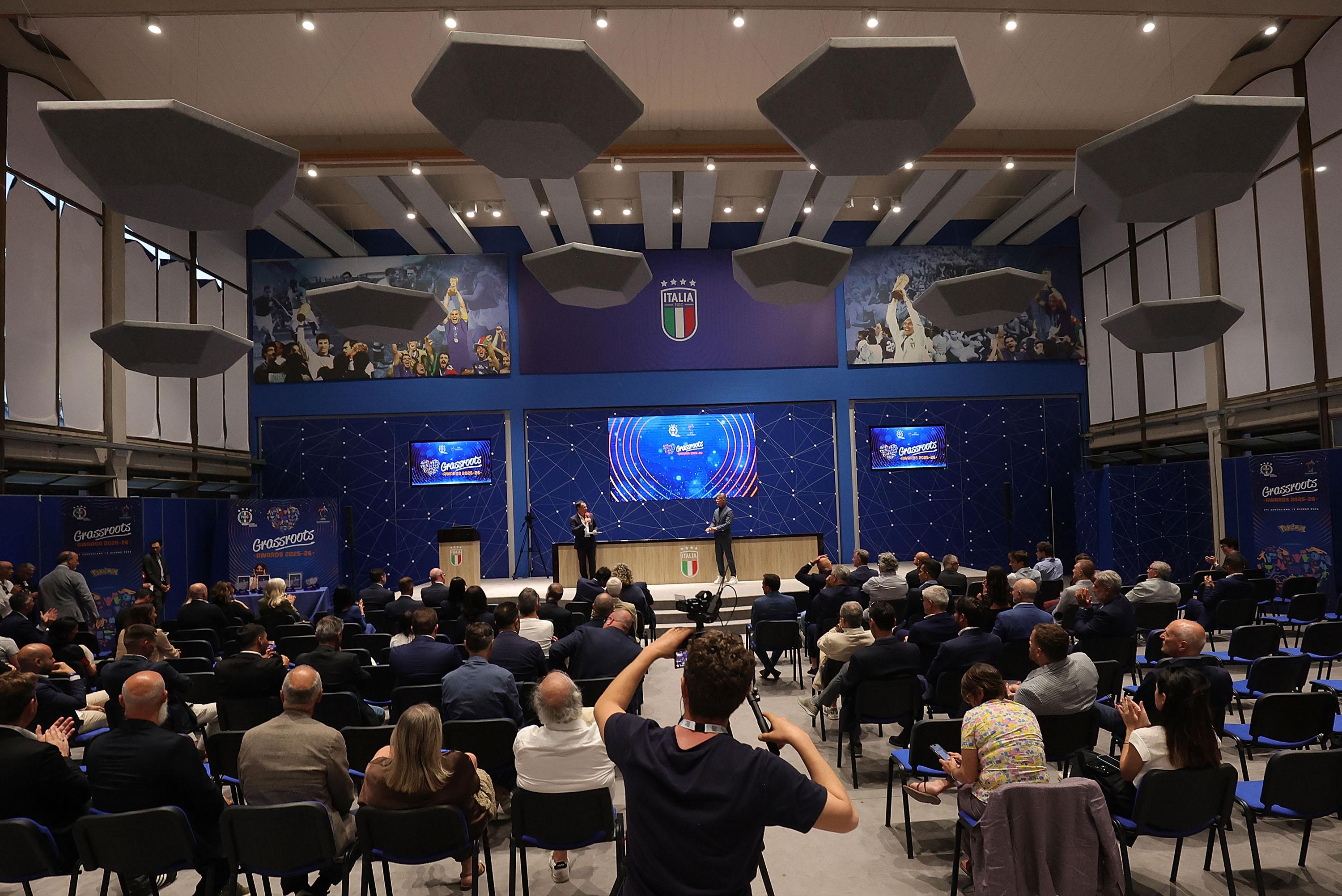 I progetti e le personalità più pregevoli del calcio giovanile premiati con i 'Grassroots Awards' di SGS