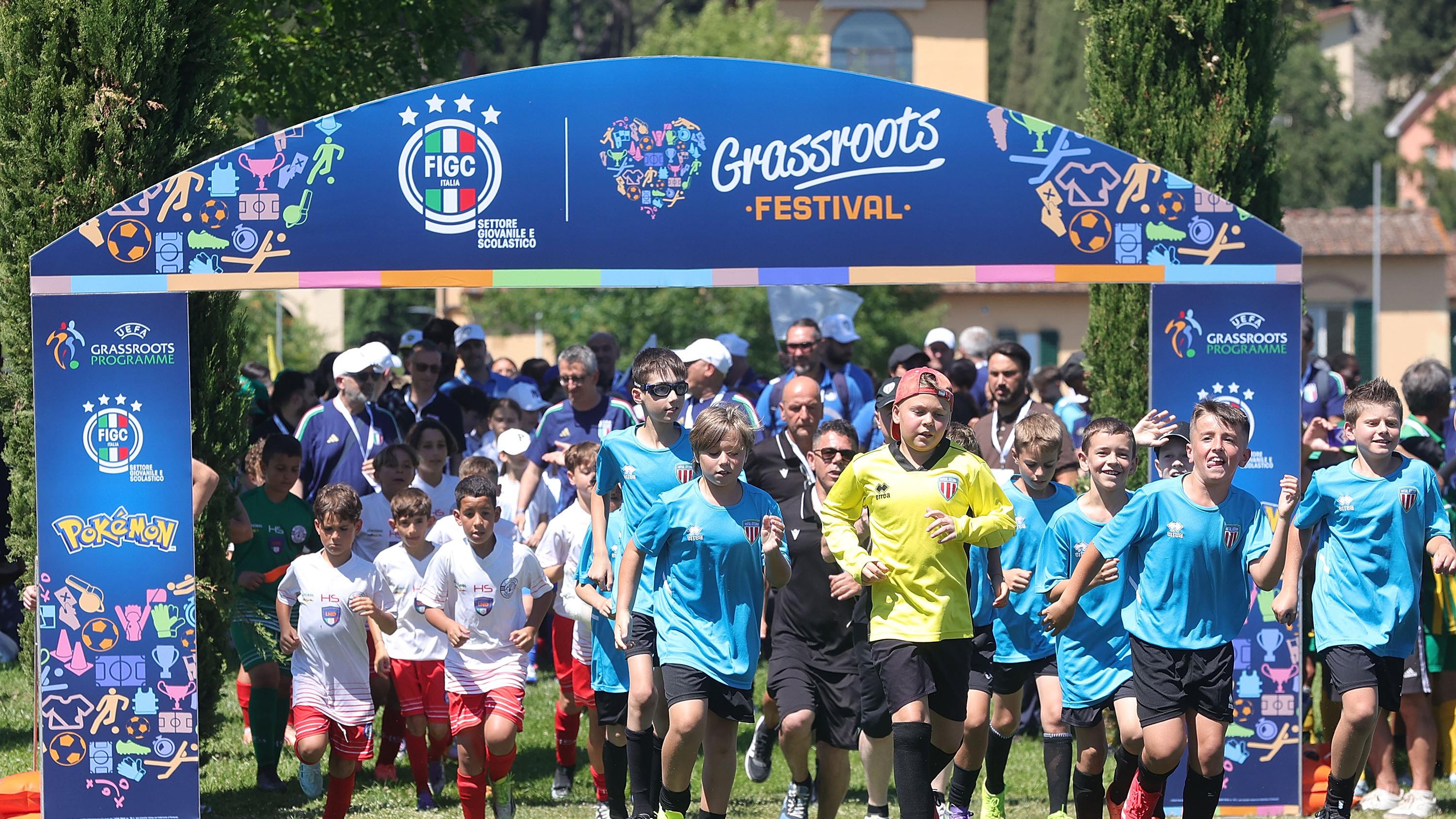 Passione, abbracci e sorrisi: le straordinarie emozioni del Grassroots Festival a Coverciano