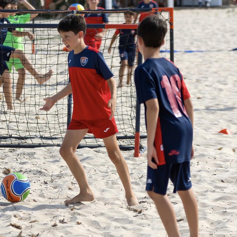 Weekend di beach soccer a Santa Margherita di Pula