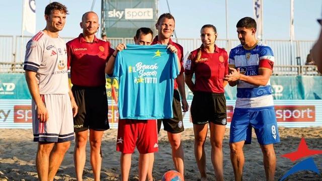 I ragazzi della Stella del Mare DCP al fianco della squadra di beach soccer, che esordisce in Serie A