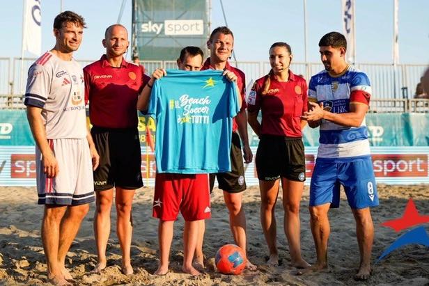 I ragazzi della Stella del Mare DCP al fianco della squadra di beach soccer, che esordisce in Serie A