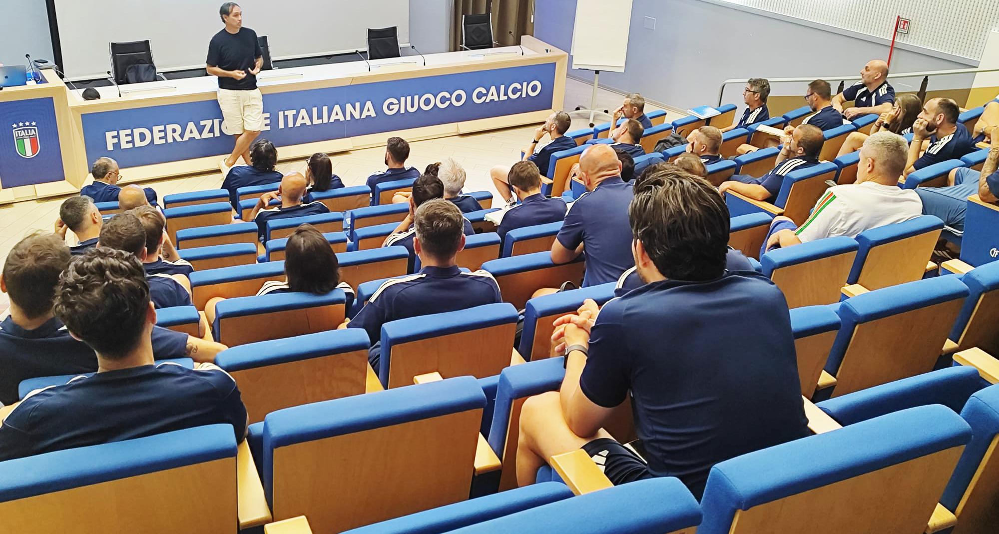 Alessandro Nesta torna a Coverciano: lezione del neo tecnico dell’Avellino al corso UEFA A