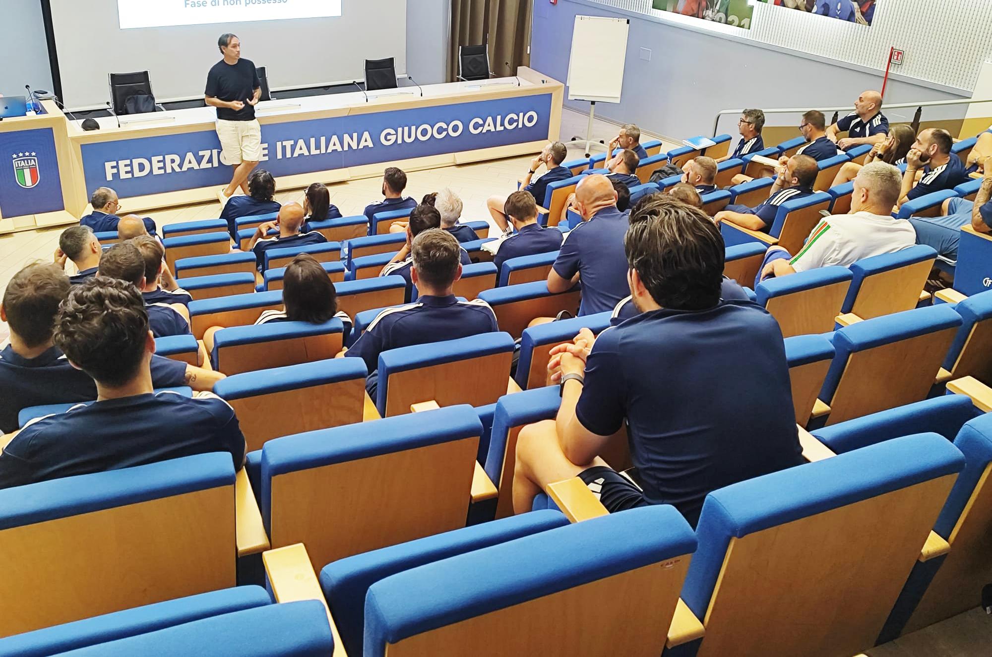 Alessandro Nesta torna a Coverciano: lezione del neo tecnico dell’Avellino al corso UEFA A