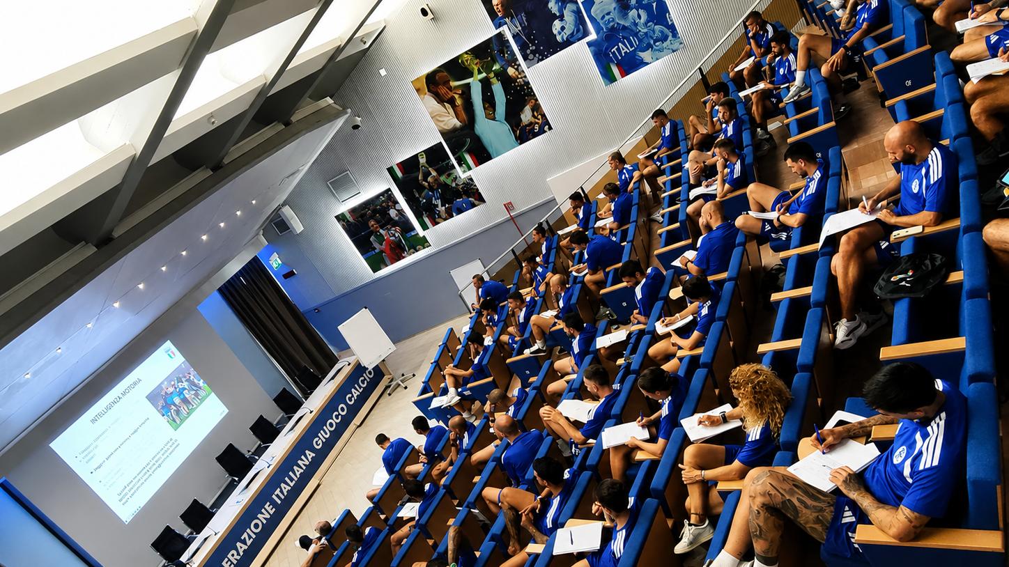 Soncin docente al corso UEFA B: “Allenare significa trasformare un gruppo di persone in una squadra”
