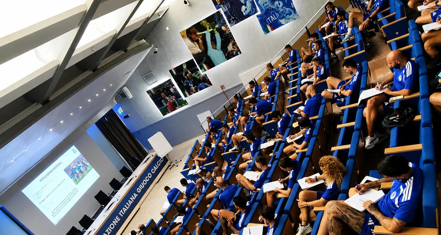 Soncin docente al corso UEFA B: “Allenare significa trasformare un gruppo di persone in una squadra”